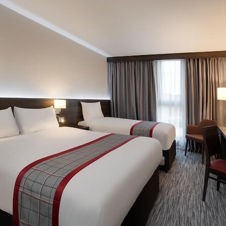 Hotel Ramada By Wyndham Leeds East Exterior foto