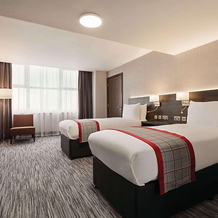 Hotel Ramada By Wyndham Leeds East Exterior foto