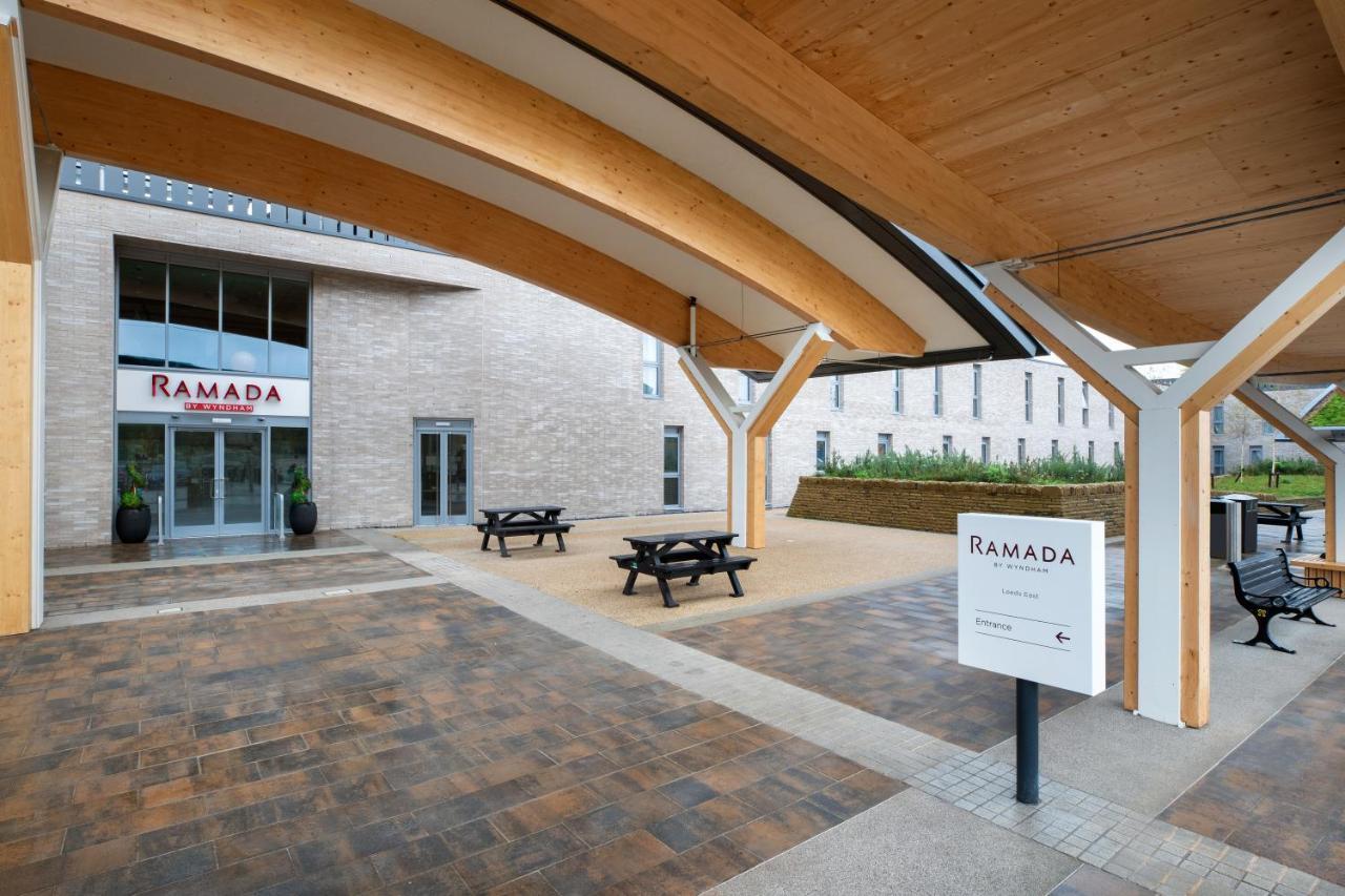 Hotel Ramada By Wyndham Leeds East Exterior foto